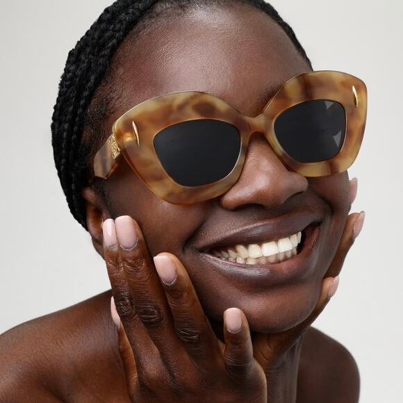 Loewe Accessories - New, LOEWE Sunglasses LW40127I 53A Authentic